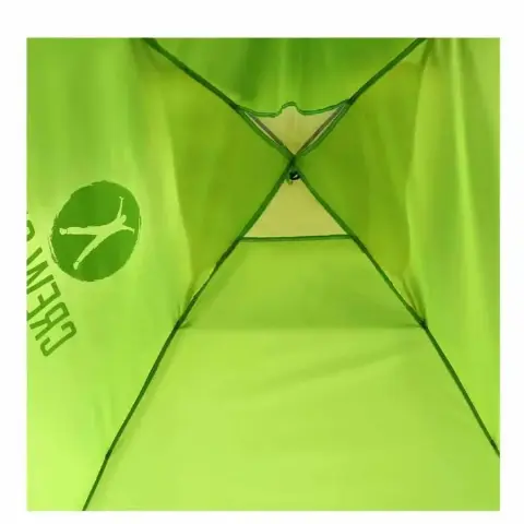 Upland Crew 2 çadırın iç mekanı ve tavandaki örtülü havalandırma penceresi